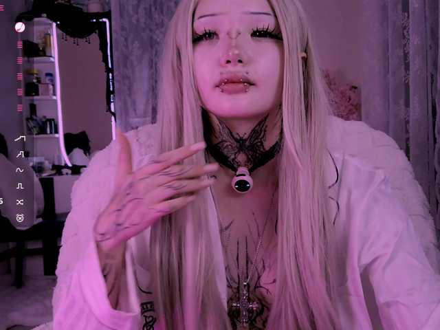 Leinbone's BongaCams show and profile