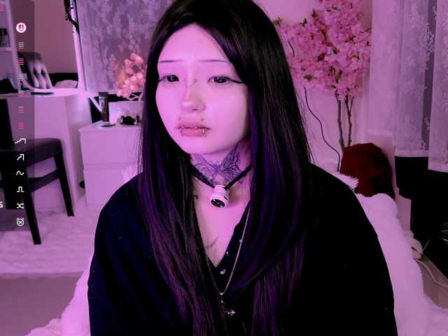 Leinbone's BongaCams show and profile