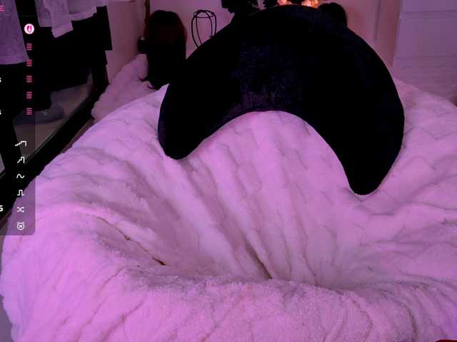 Leinbone's BongaCams show and profile