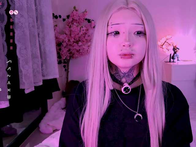 Leinbone's BongaCams show and profile