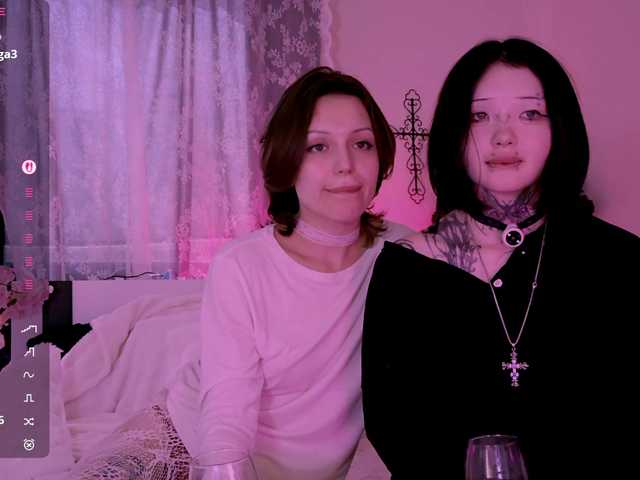 Leinbone's BongaCams show and profile