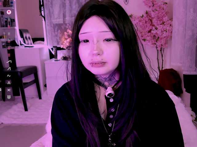 Leinbone's BongaCams show and profile