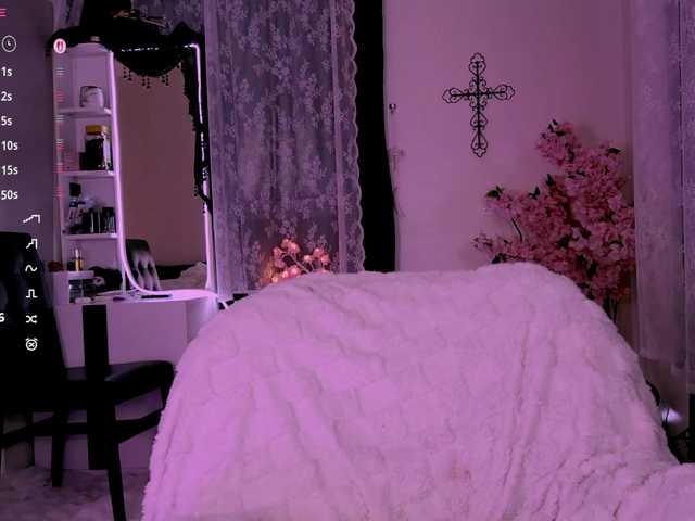 Leinbone's BongaCams show and profile