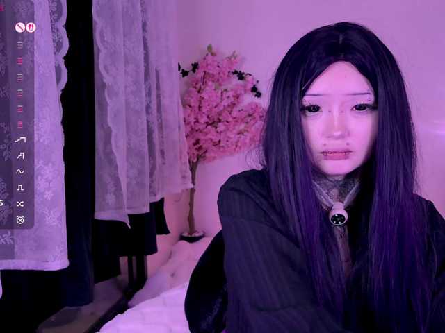 Leinbone's BongaCams show and profile