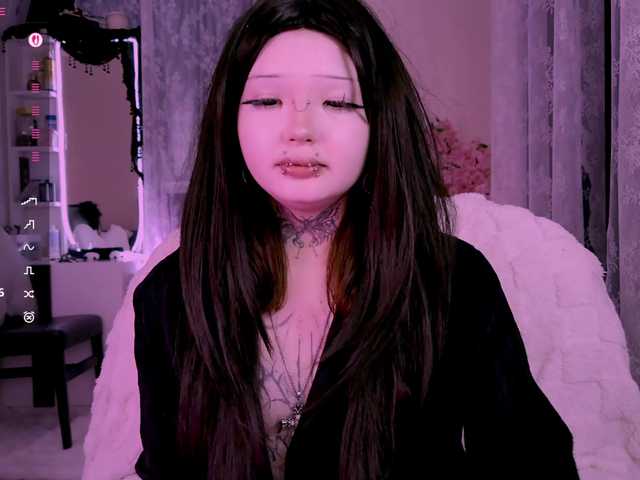 Leinbone's BongaCams show and profile