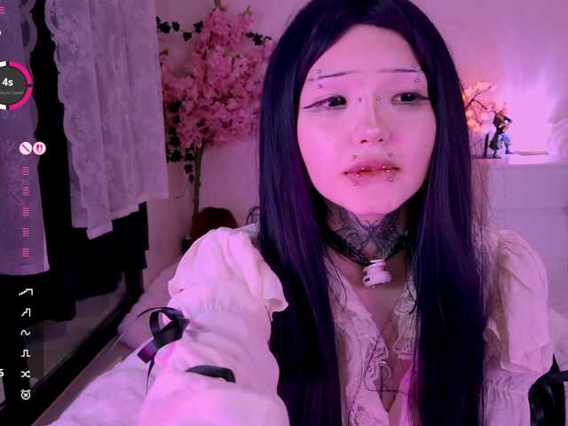 Leinbone's BongaCams show and profile