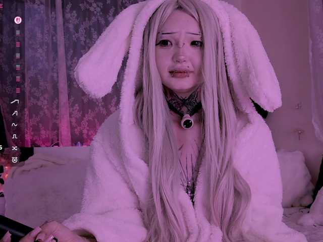 Leinbone's BongaCams show and profile