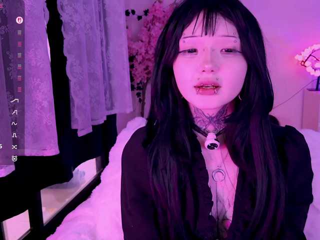 Leinbone's BongaCams show and profile