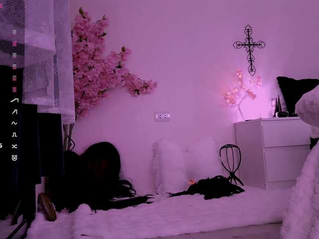 Leinbone's BongaCams show and profile