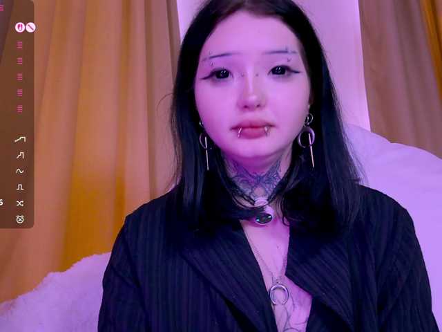 Leinbone's BongaCams show and profile