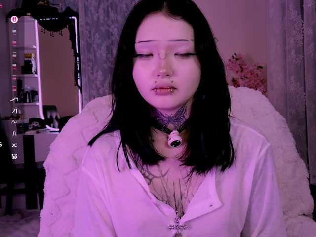 Leinbone's BongaCams show and profile