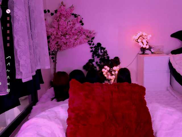 Leinbone's BongaCams show and profile