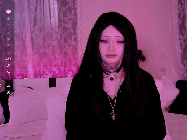 Leinbone's BongaCams show and profile