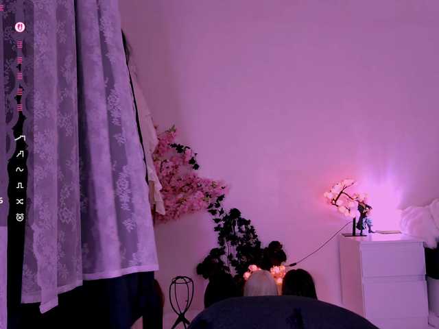 Leinbone's BongaCams show and profile