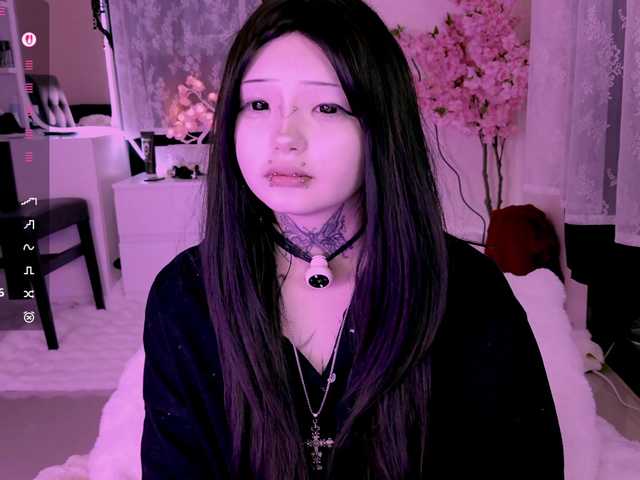 Leinbone's BongaCams show and profile