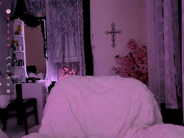 Leinbone's BongaCams show and profile