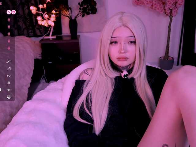 Leinbone's BongaCams show and profile