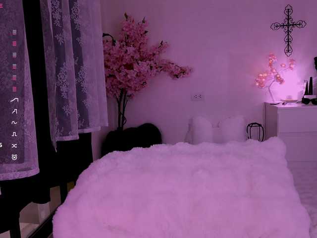 Leinbone's BongaCams show and profile