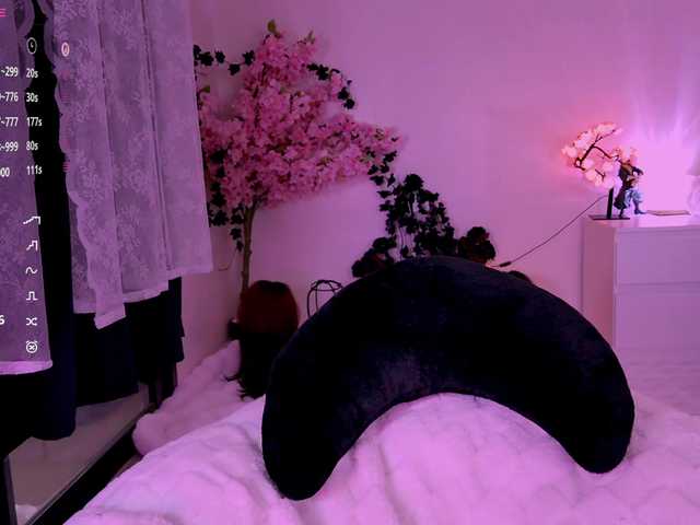 Leinbone's BongaCams show and profile