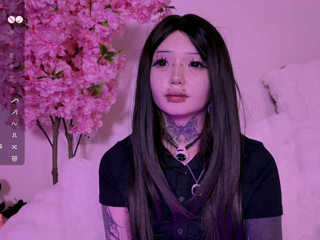 Leinbone's BongaCams show and profile