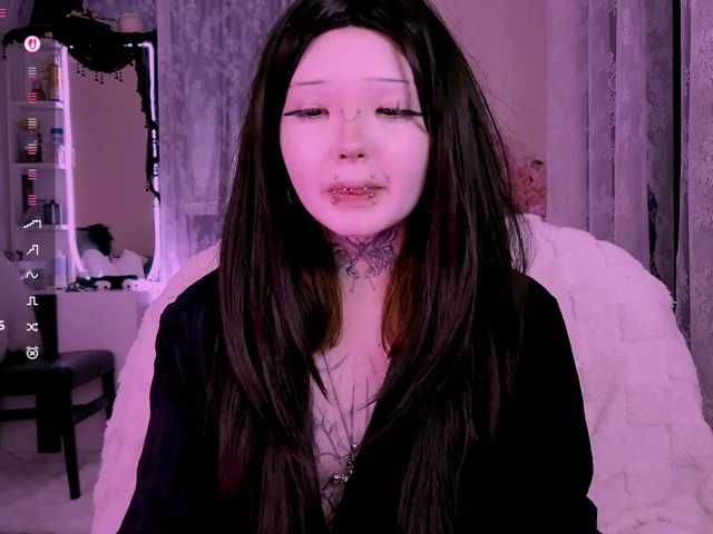 Leinbone's BongaCams show and profile