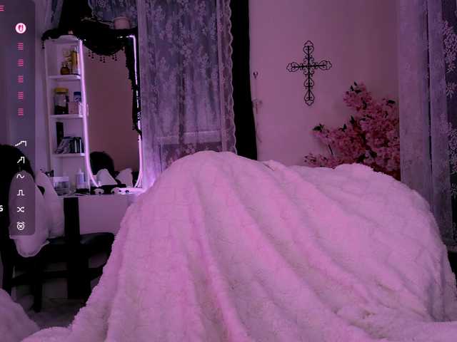 Leinbone's BongaCams show and profile