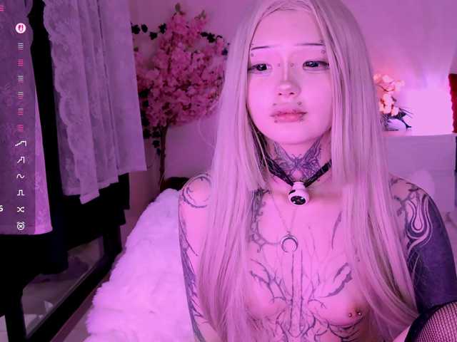 Leinbone's BongaCams show and profile