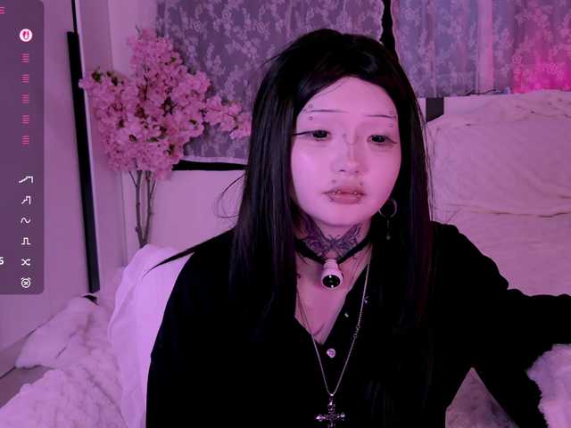 Leinbone's BongaCams show and profile