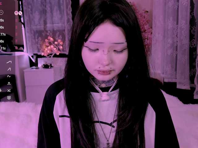 le modèle Leinbone est en webcam porno dans un show sur le site bongacams, il possède les tags suivants: Asian,Blonde,Shaved