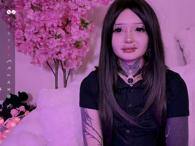 Leinbone's BongaCams show and profile