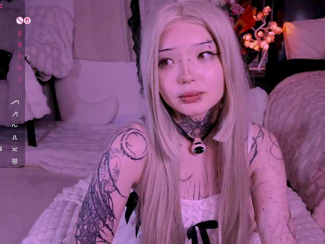 Leinbone's BongaCams show and profile