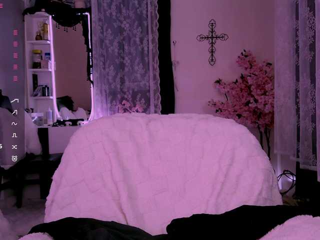 Leinbone's BongaCams show and profile