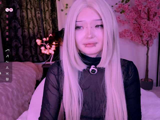 Leinbone's BongaCams show and profile