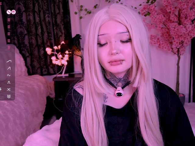 Leinbone's BongaCams show and profile