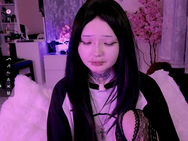 Leinbone's BongaCams show and profile