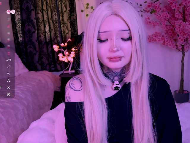 Leinbone's BongaCams show and profile