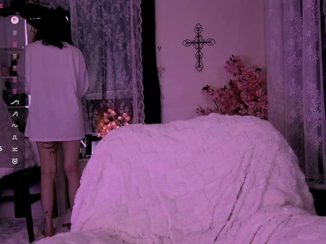 Leinbone's BongaCams show and profile