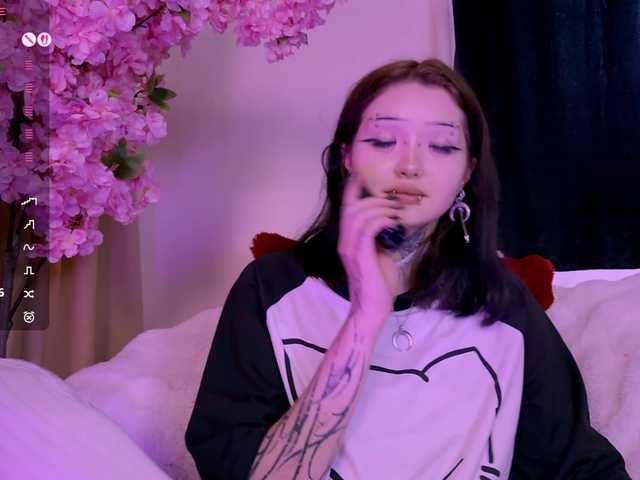 Leinbone's BongaCams show and profile