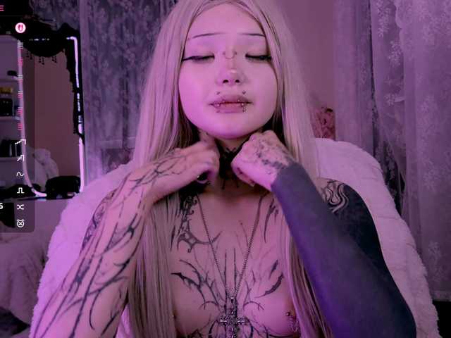 Leinbone's BongaCams show and profile