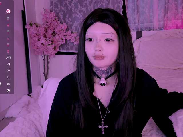 Leinbone's BongaCams show and profile