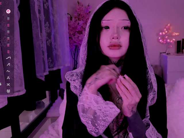 Leinbone's BongaCams show and profile