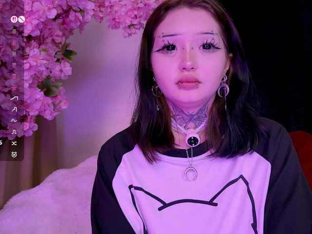 Leinbone's BongaCams show and profile