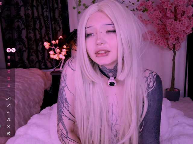 Leinbone's BongaCams show and profile