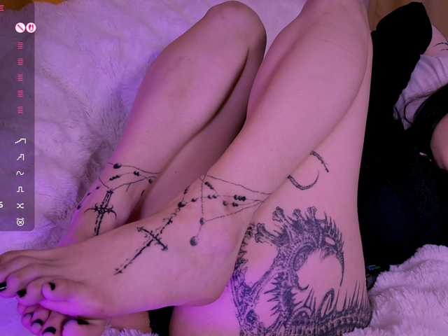 Leinbone's BongaCams show and profile