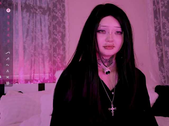 Leinbone's BongaCams show and profile