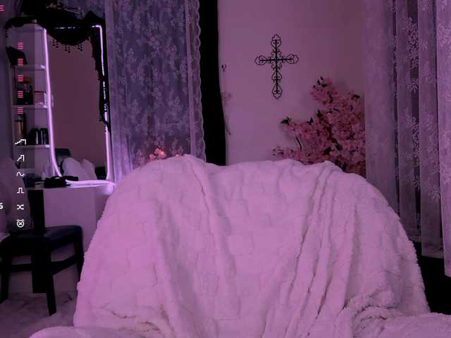 Leinbone's BongaCams show and profile