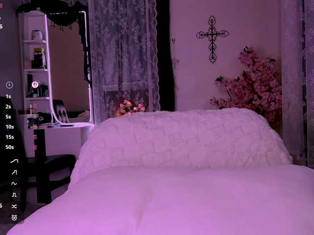 Leinbone's BongaCams show and profile