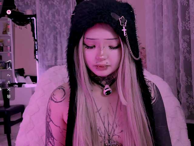 Leinbone's BongaCams show and profile