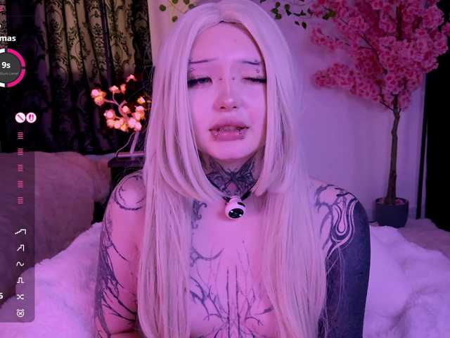 Leinbone's BongaCams show and profile