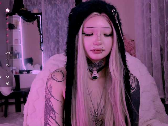 Leinbone's BongaCams show and profile